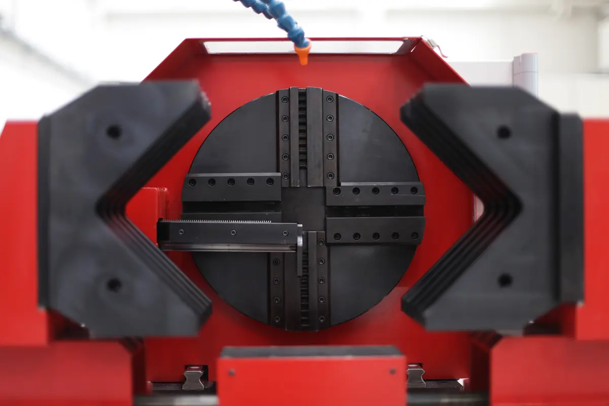 Macchine stazionarie per smusso tubi: quando conviene investire