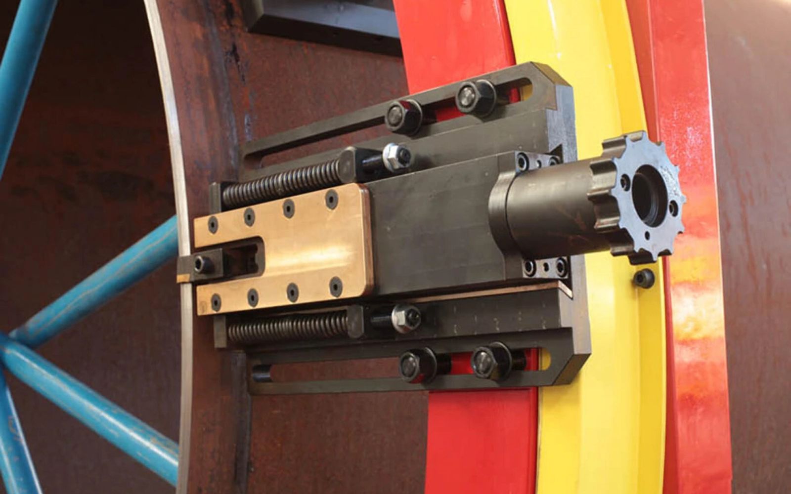 Duplex and super duplex steel cutting and deboning: features, challenges and tools